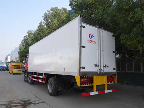 江淮格爾發小三軸冷藏車(9.6米)