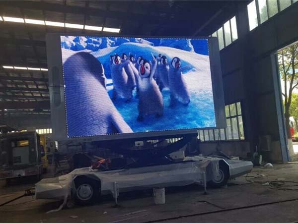 LED牽引式移動廣告車