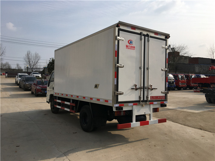 江鈴順達雙排冷藏車(3.22米)