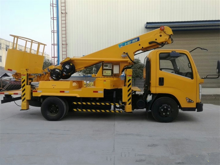 江鈴20米伸縮(直臂)高空作業車