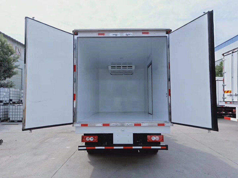 東風(fēng)D6冷藏車(廂長4.2m國六)