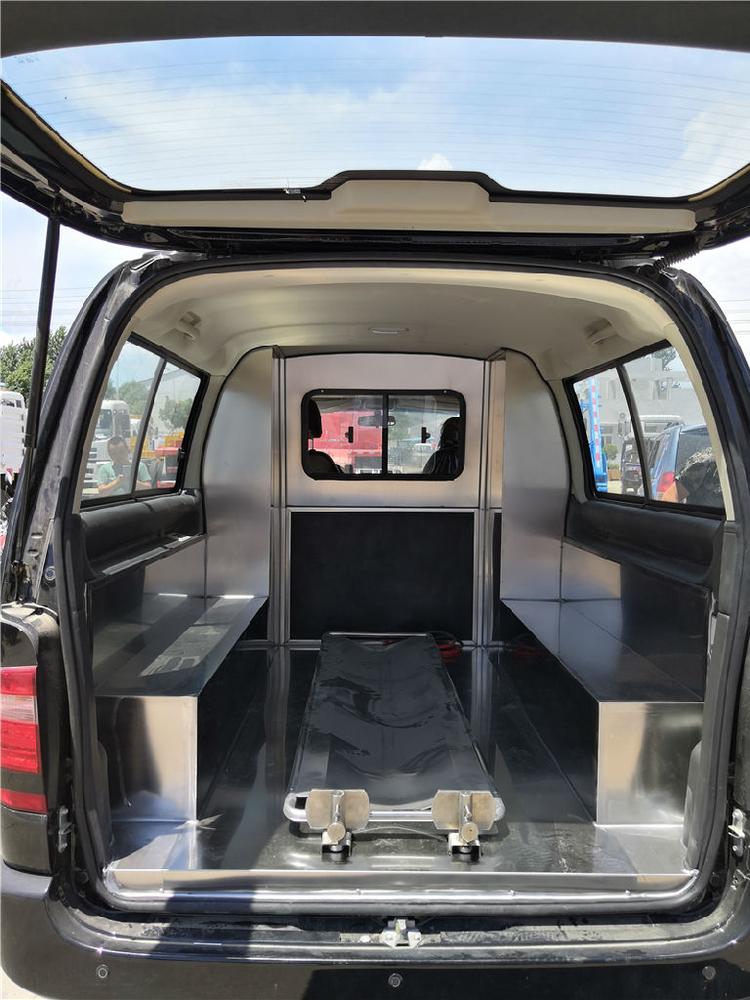 金杯格瑞斯殯儀車